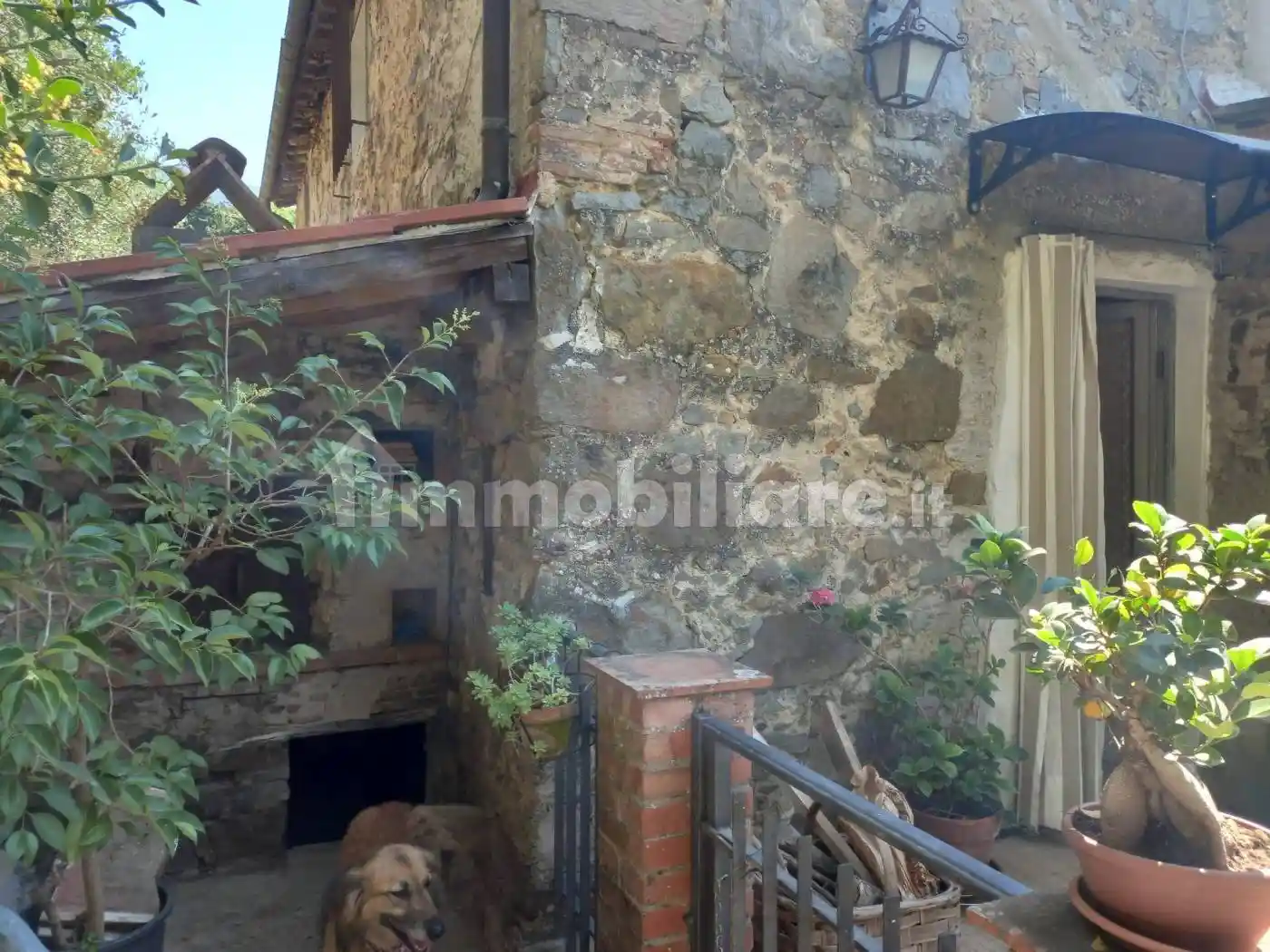 Rustico - Casale in vendita a Lucca