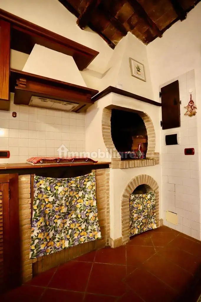 Trilocale via Pianora 47, Capodimonte - foto 2