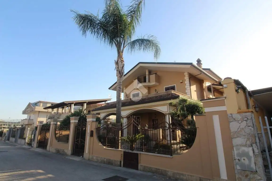 Villa in vendita a Macerata Campania