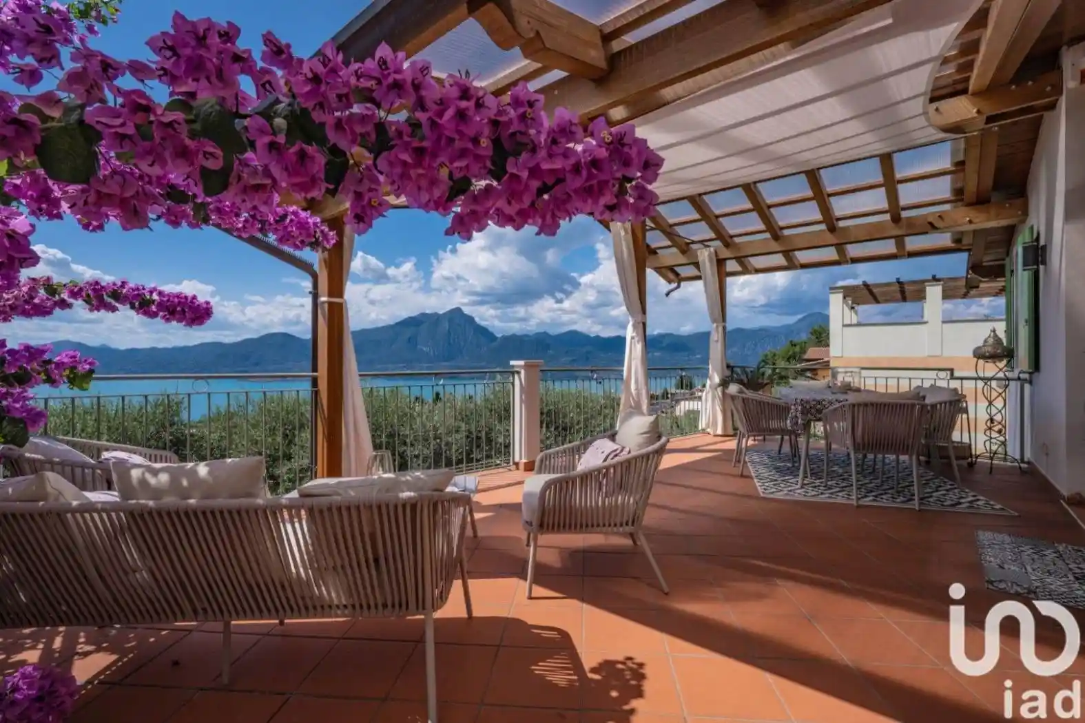 Villa in vendita a Torri del Benaco