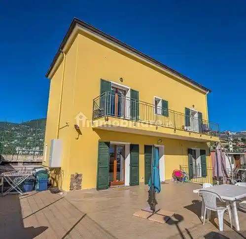 Casa indipendente in vendita a Sanremo