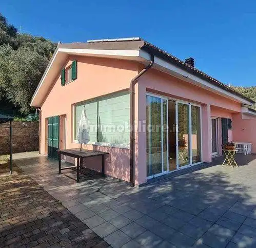 Casa indipendente in vendita a Sanremo