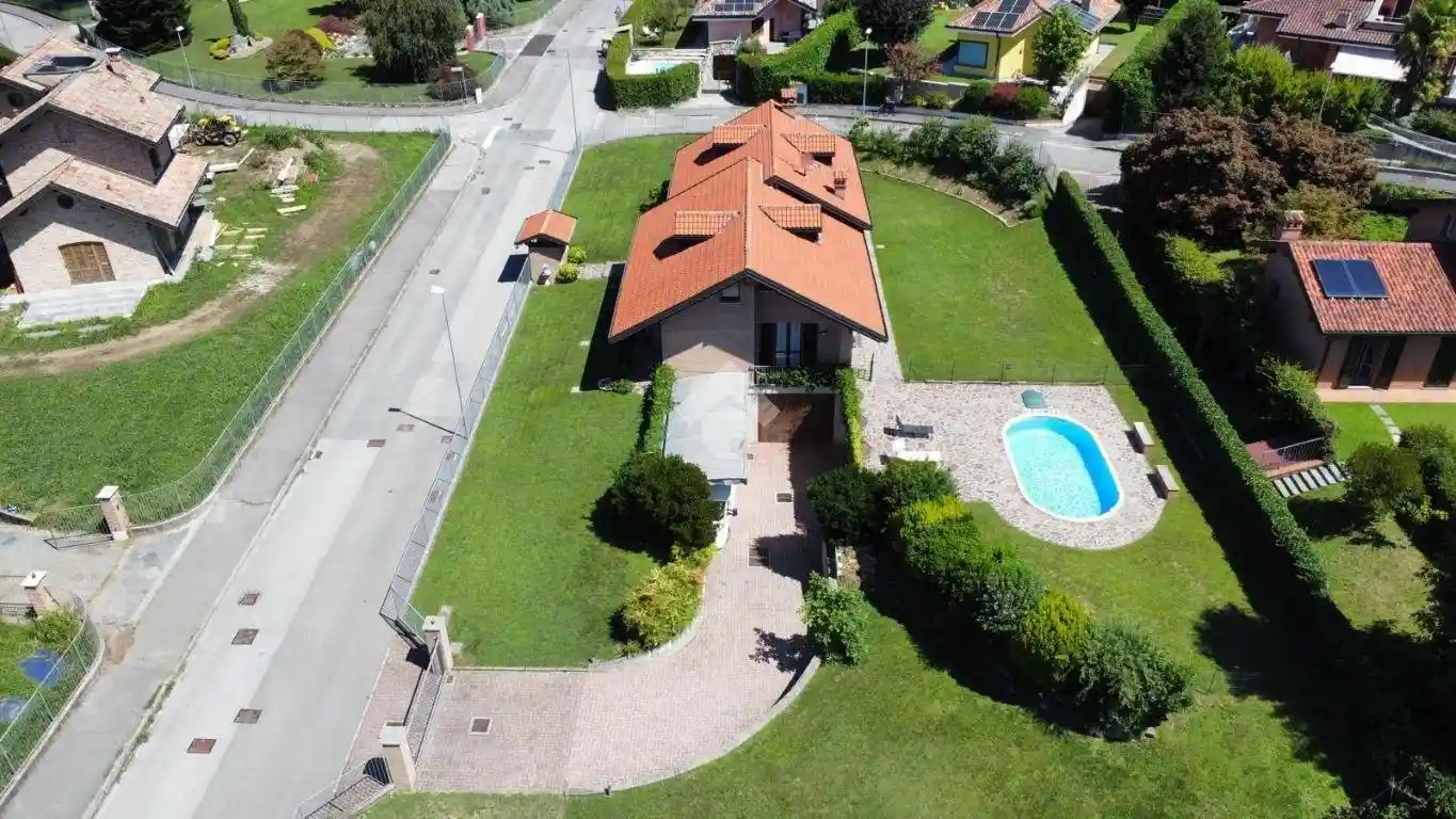 Villa in vendita a Molteno