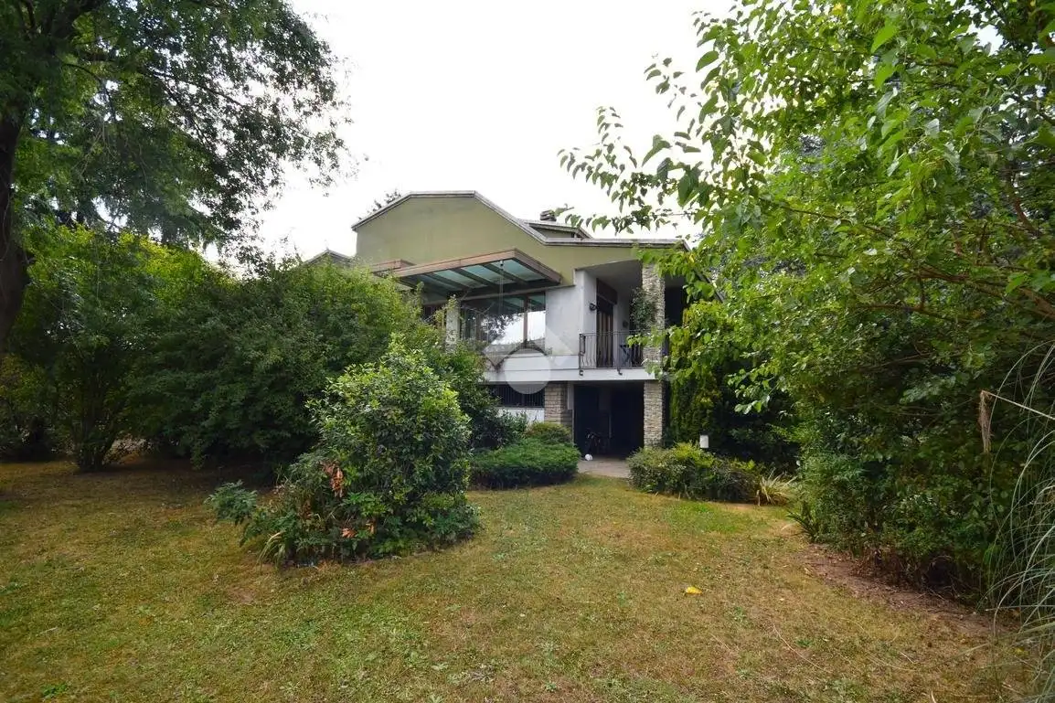 Villa in vendita a Arosio
