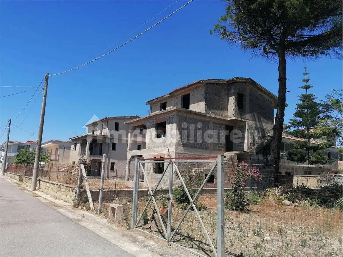 Palazzo - Edificio in vendita a Castel Volturno
