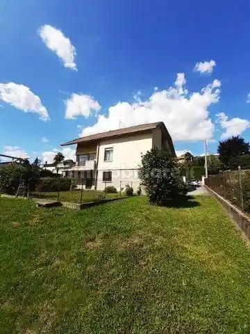 Villa in vendita a Caprino Bergamasco