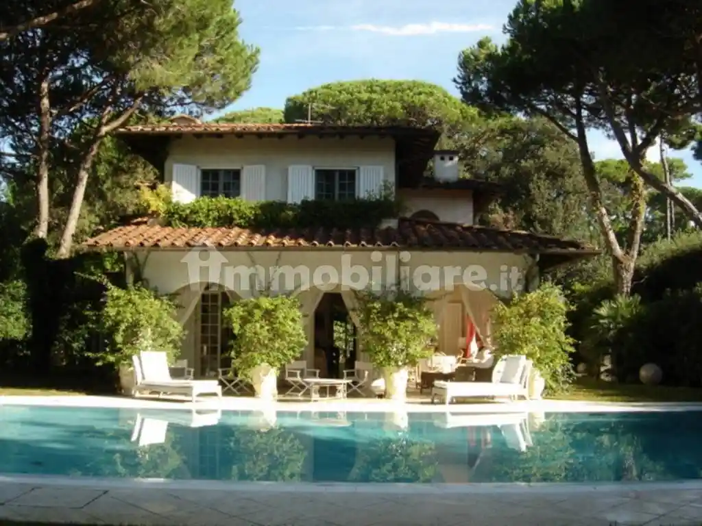 Villa unifamiliare, buono stato, 250 m², Roma Imperiale, Forte dei Marmi - foto 2