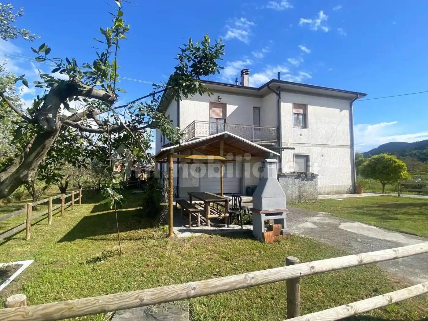 Villa in vendita a Sarzana