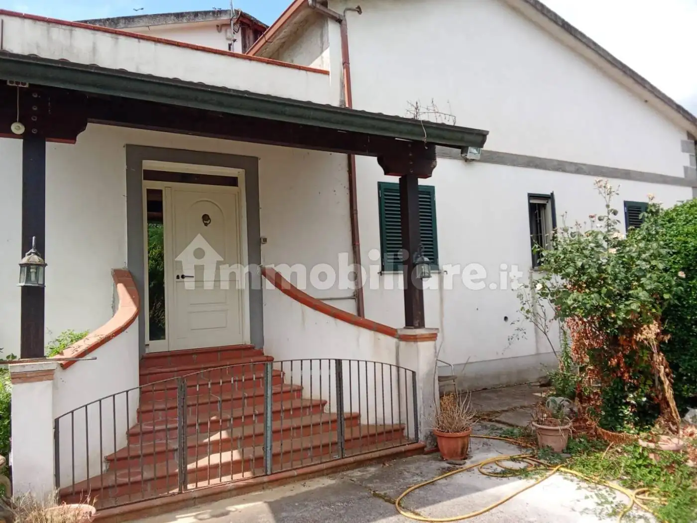 Villa in vendita a Dragoni