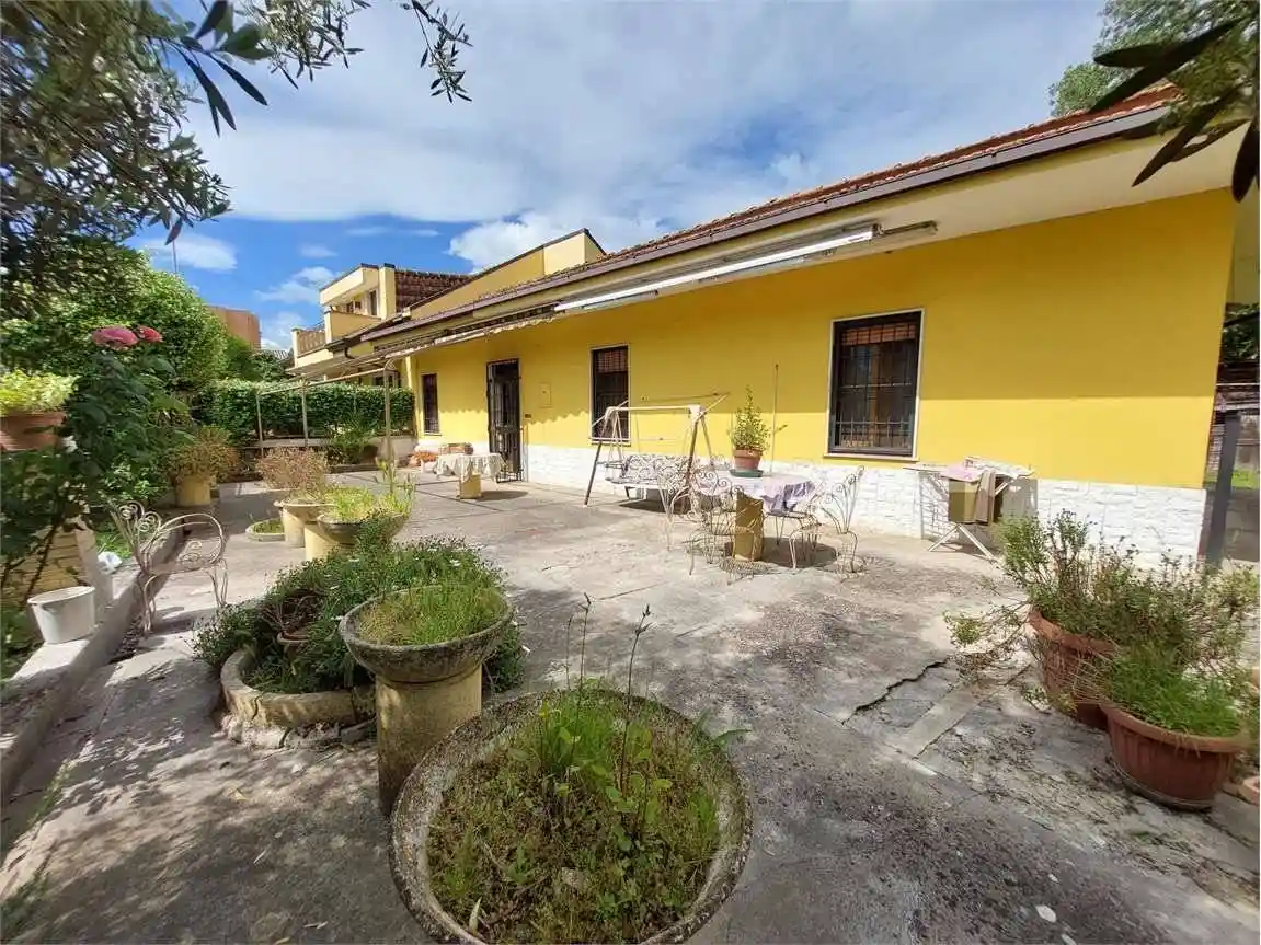 Casa indipendente in vendita a Frosinone