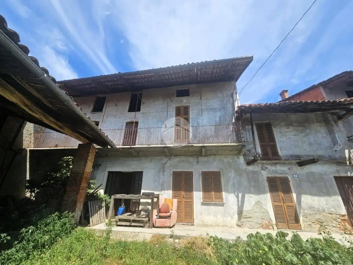 Rustico - Casale in vendita a Benna