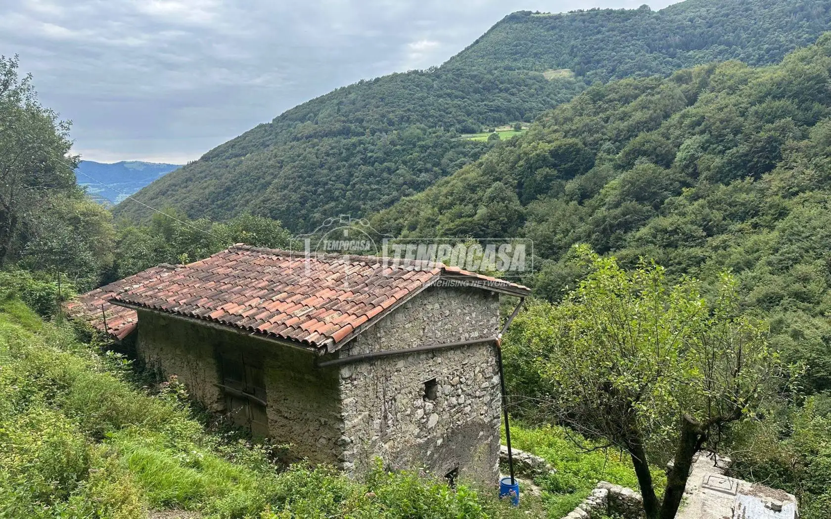 Rustico - Casale in vendita a Tavernola Bergamasca