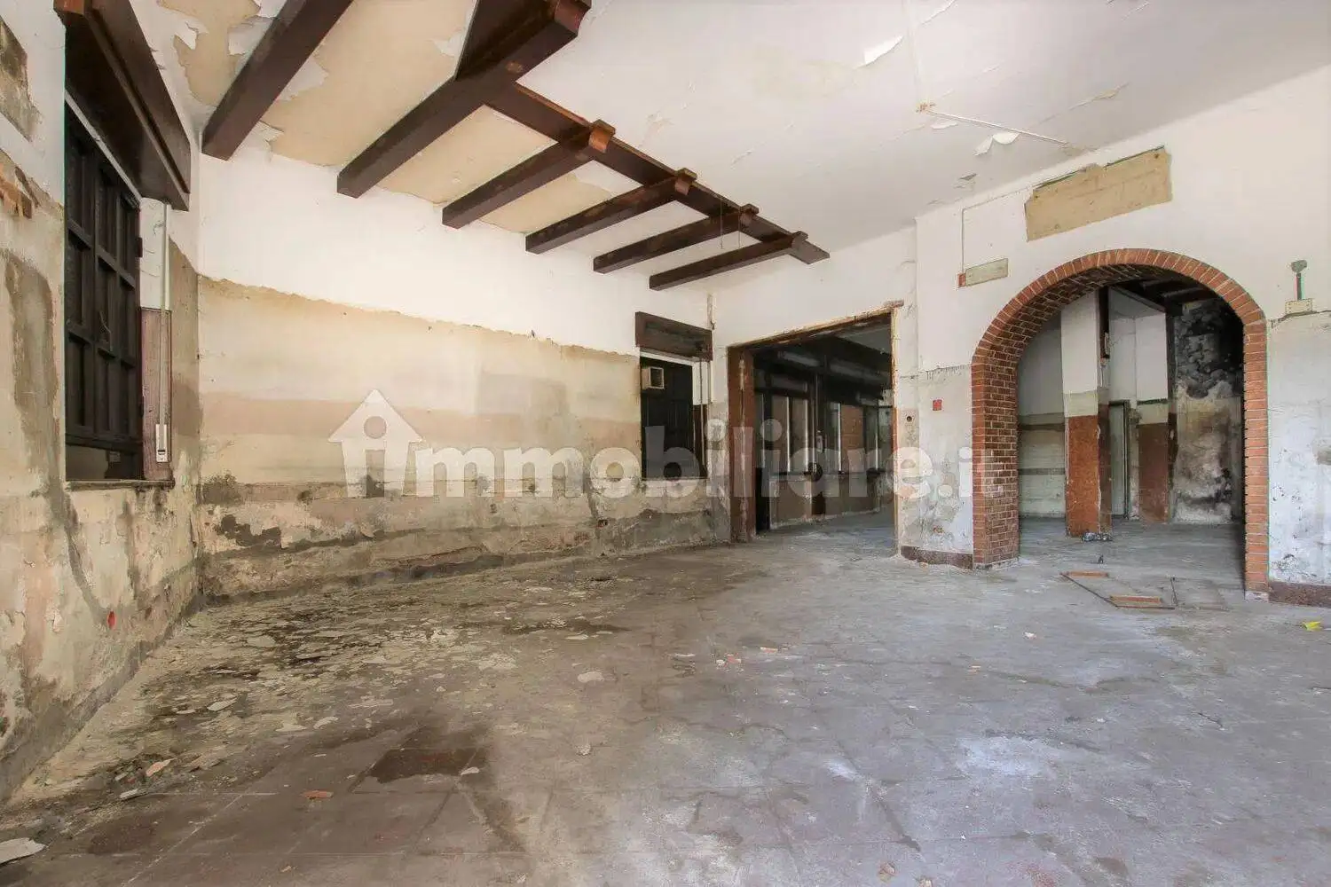 Rustico - Casale in vendita a Verona