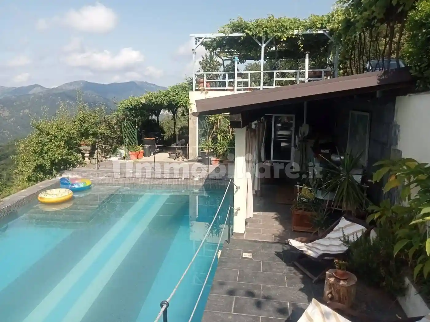 Villa in vendita a Avegno