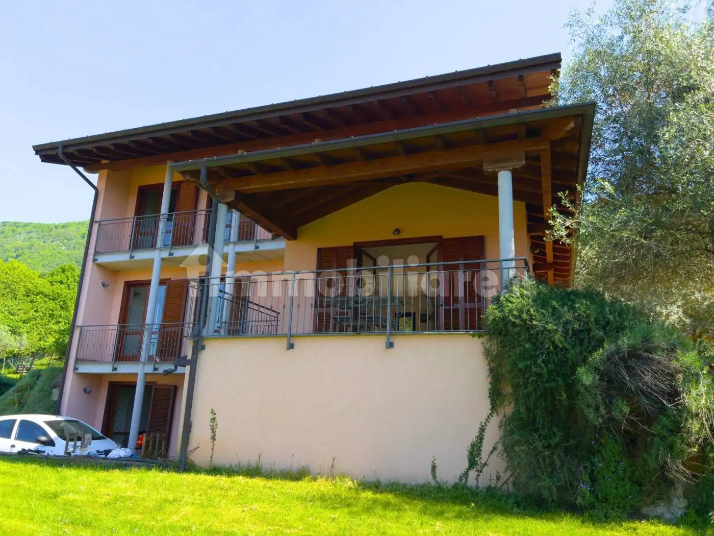 Villa in vendita a Porto Valtravaglia