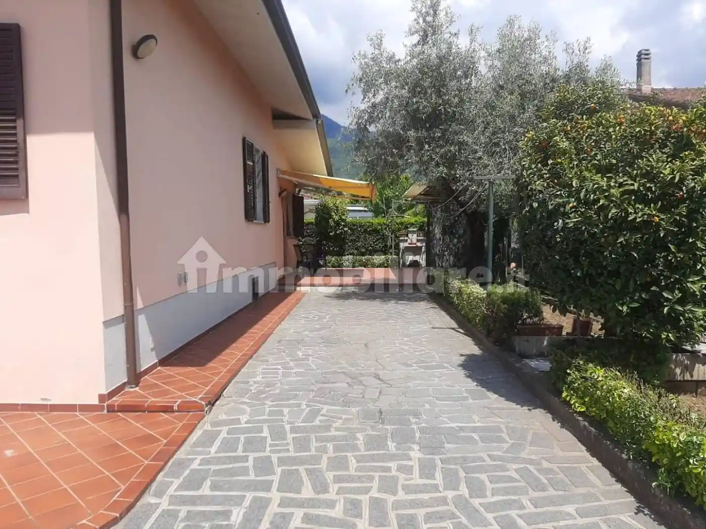 Villa bifamiliare piazza Istria,  54100, Romagnano, Massa - foto 4