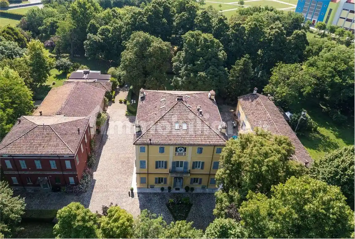 Villa in vendita a Modena