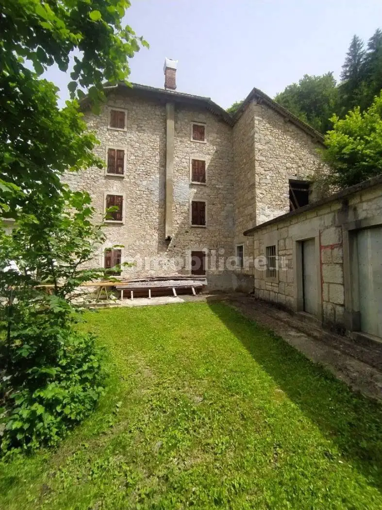 Villa in vendita a Ovaro