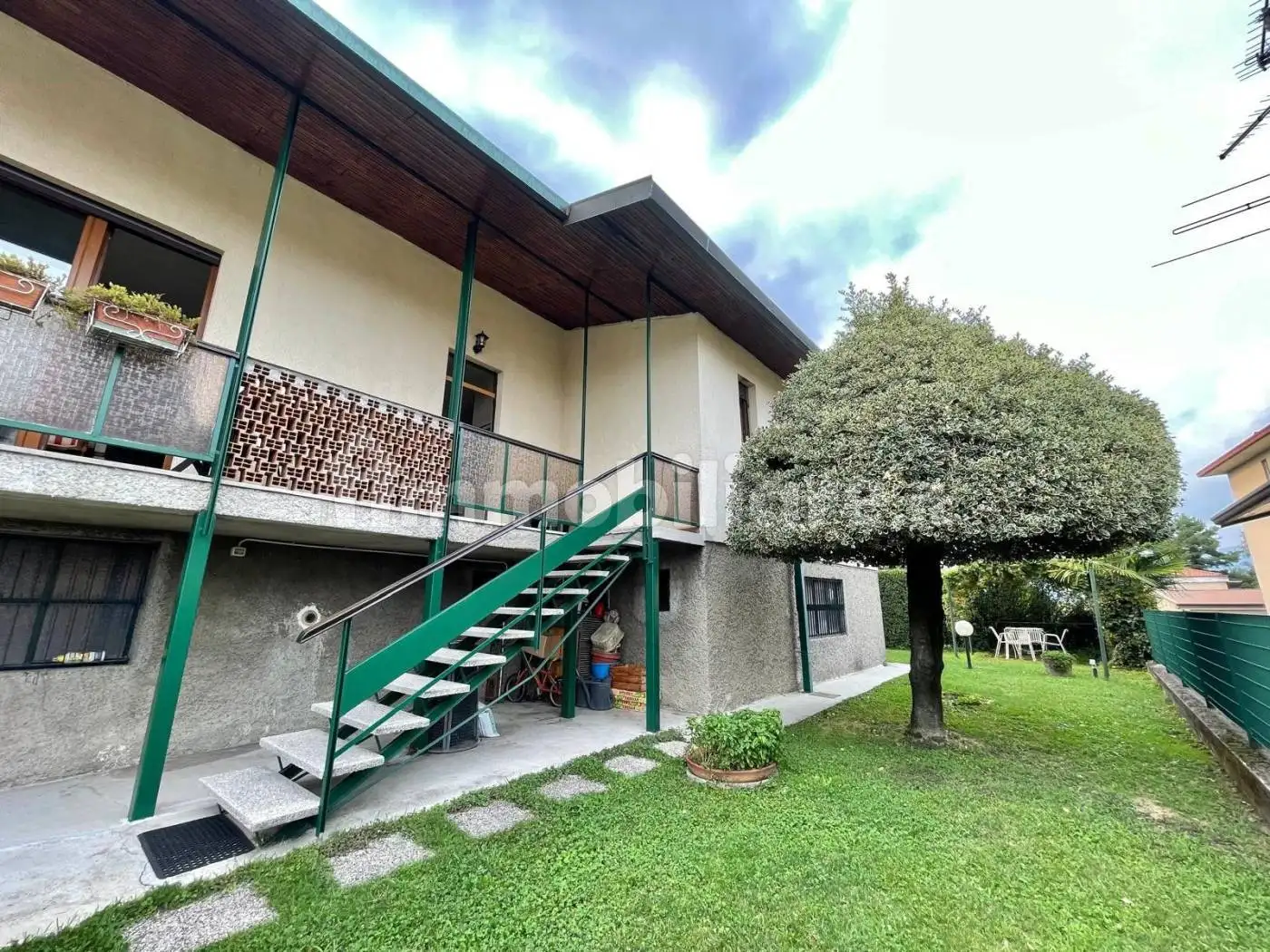 Villa in vendita a Cucciago