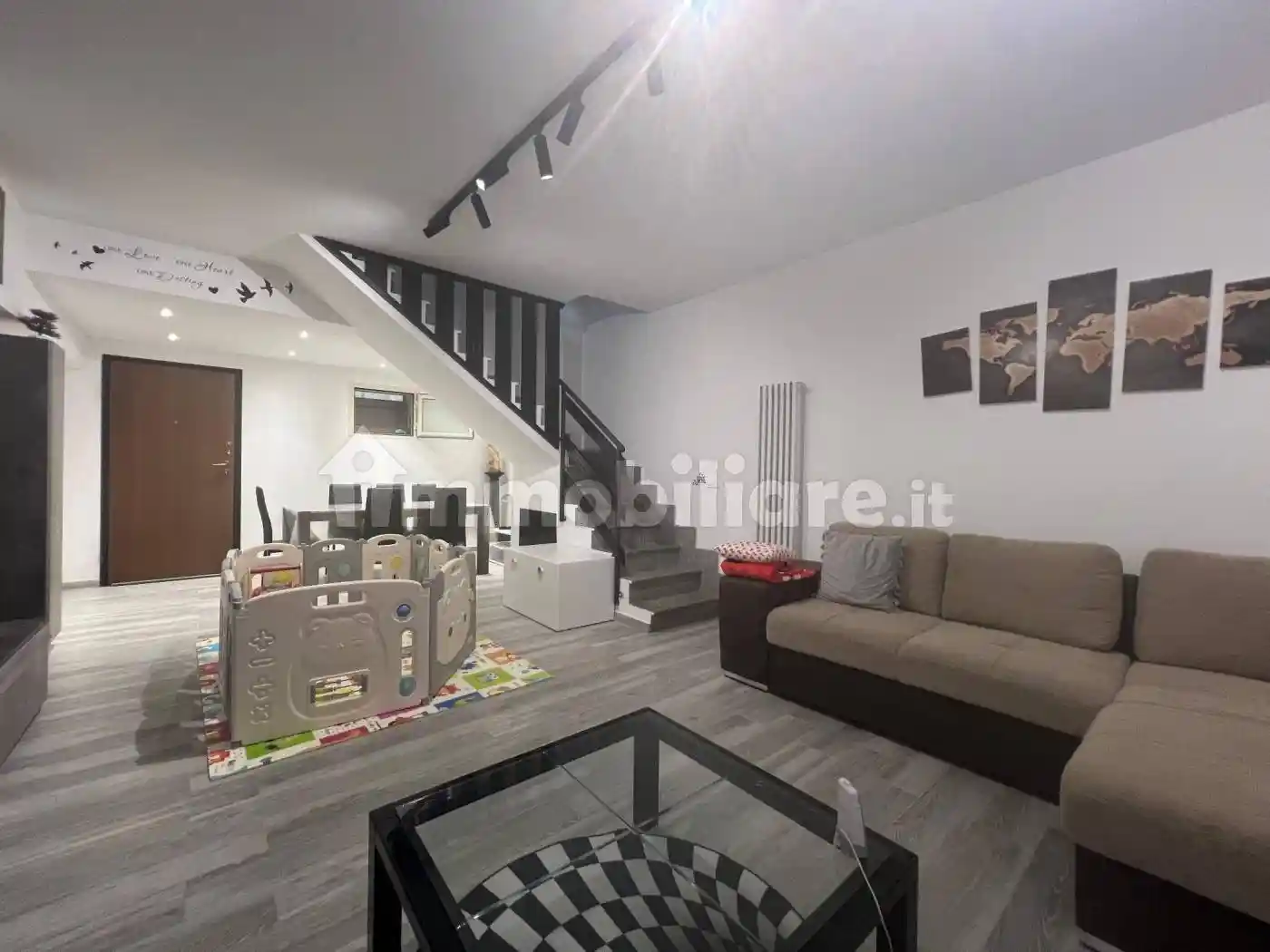 Villetta a schiera in vendita a Pomezia