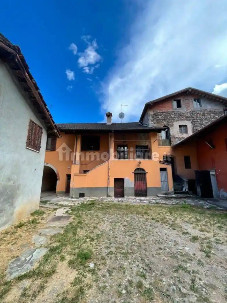 Casa indipendente in vendita a Caraglio