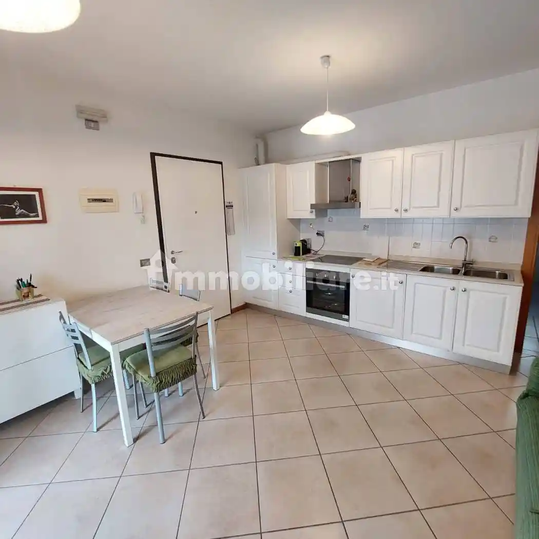 Trilocale ottimo stato, primo piano, Via Cividale, Udine - foto 2