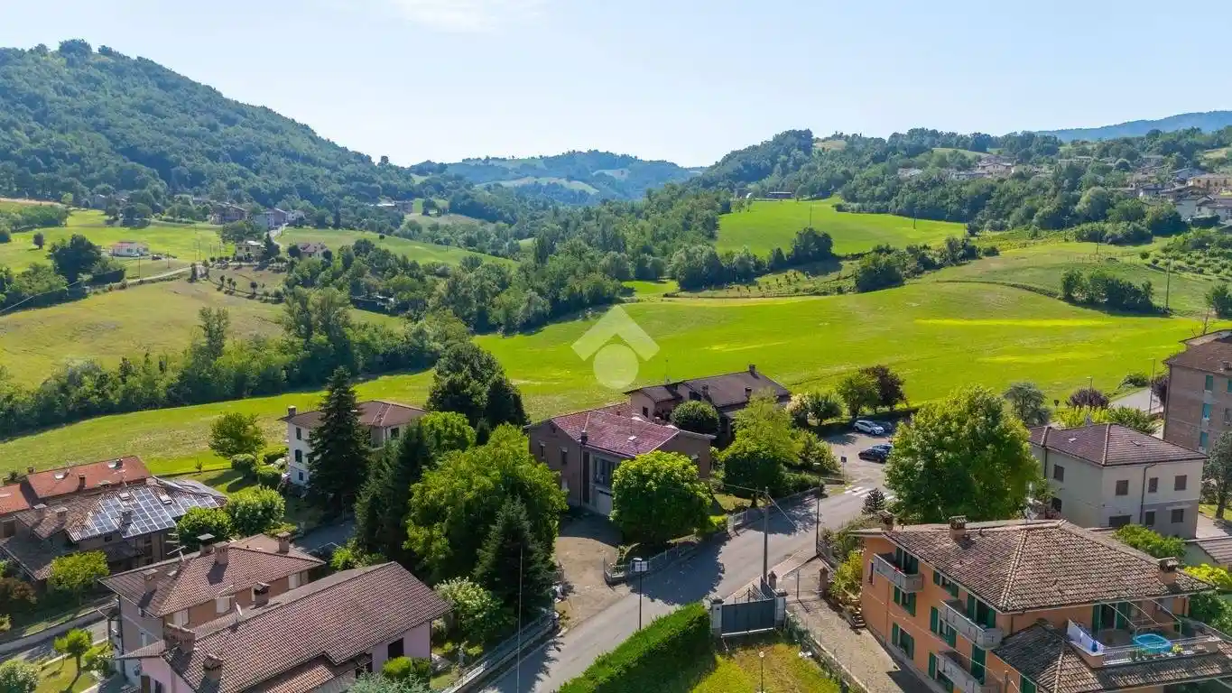 Villa in vendita a Vezzano sul Crostolo