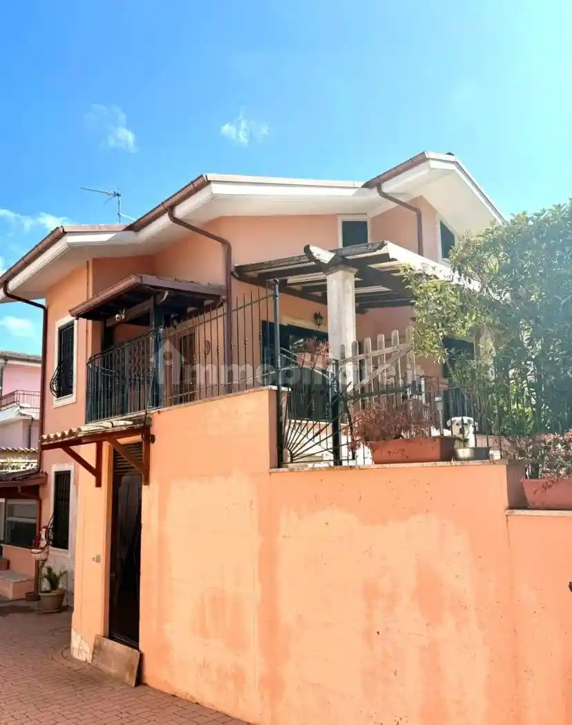 Villa in vendita a Labico