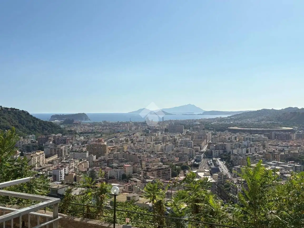 Appartamento in vendita a Napoli
