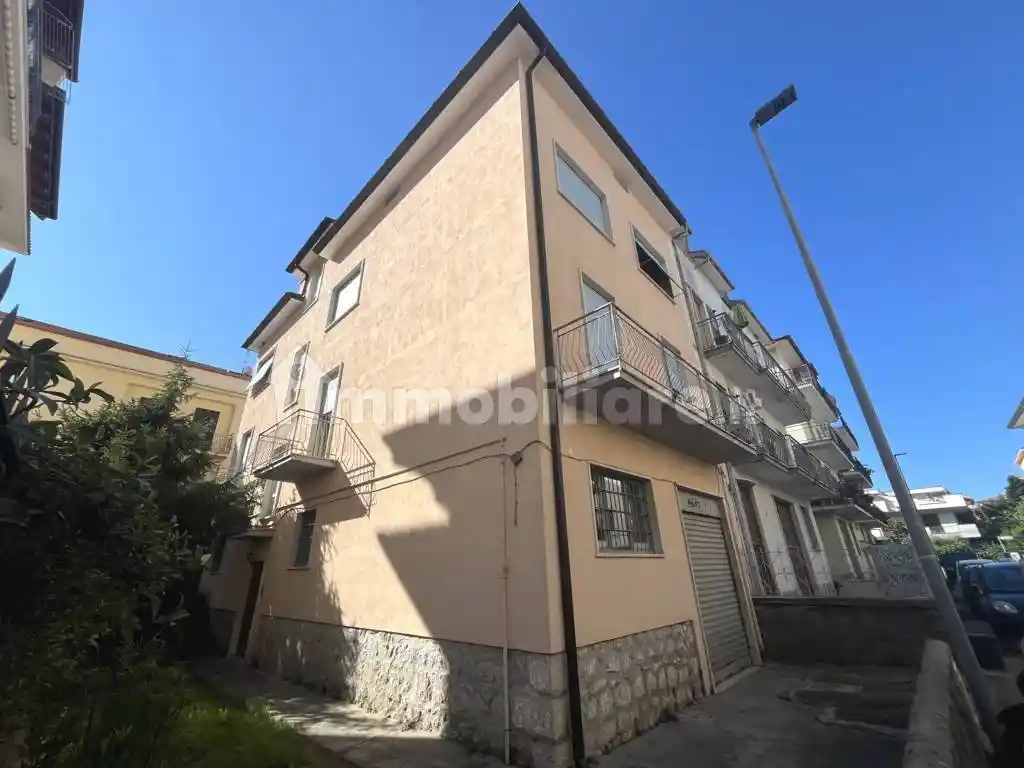 Palazzo - Edificio in vendita a Fondi