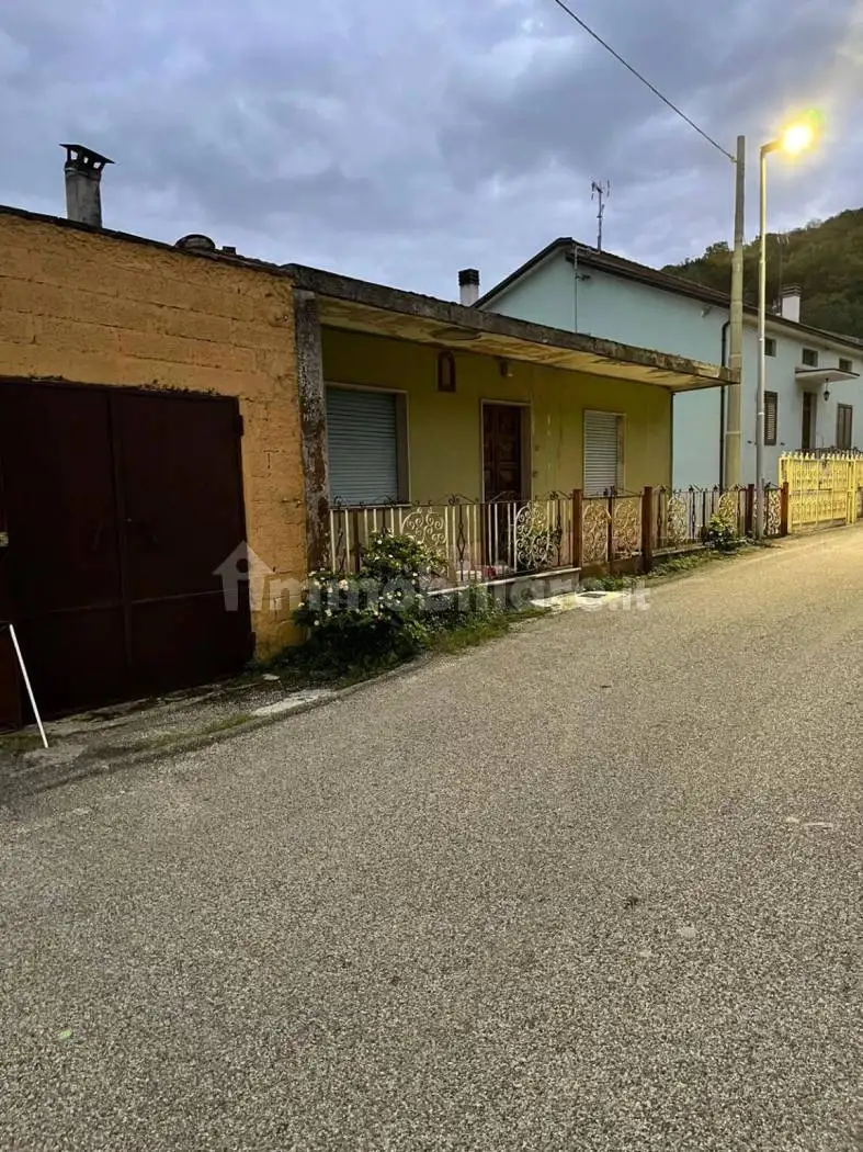 Appartamento in vendita a Montaquila