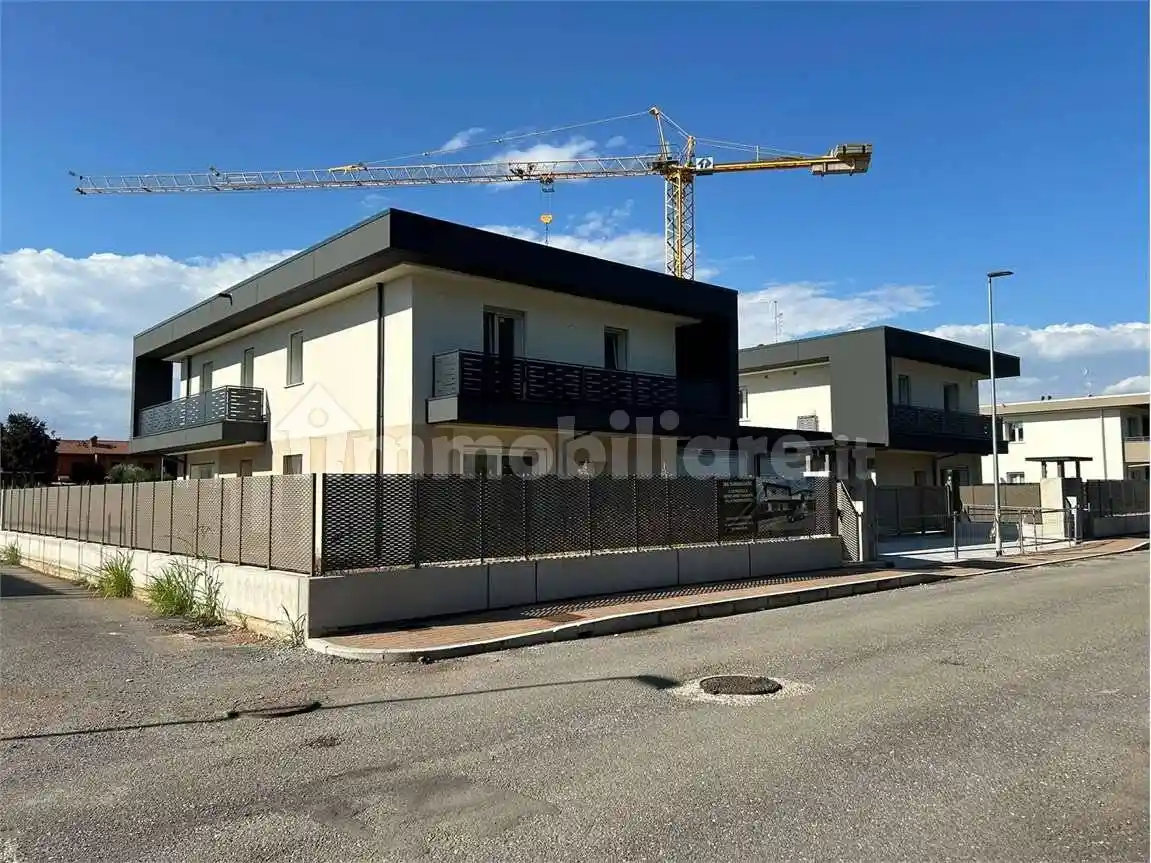 Villa in vendita a Azzano San Paolo