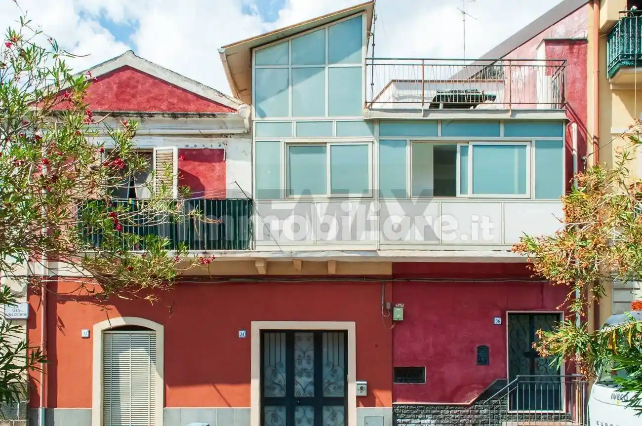 Casa indipendente in vendita a Aci Catena