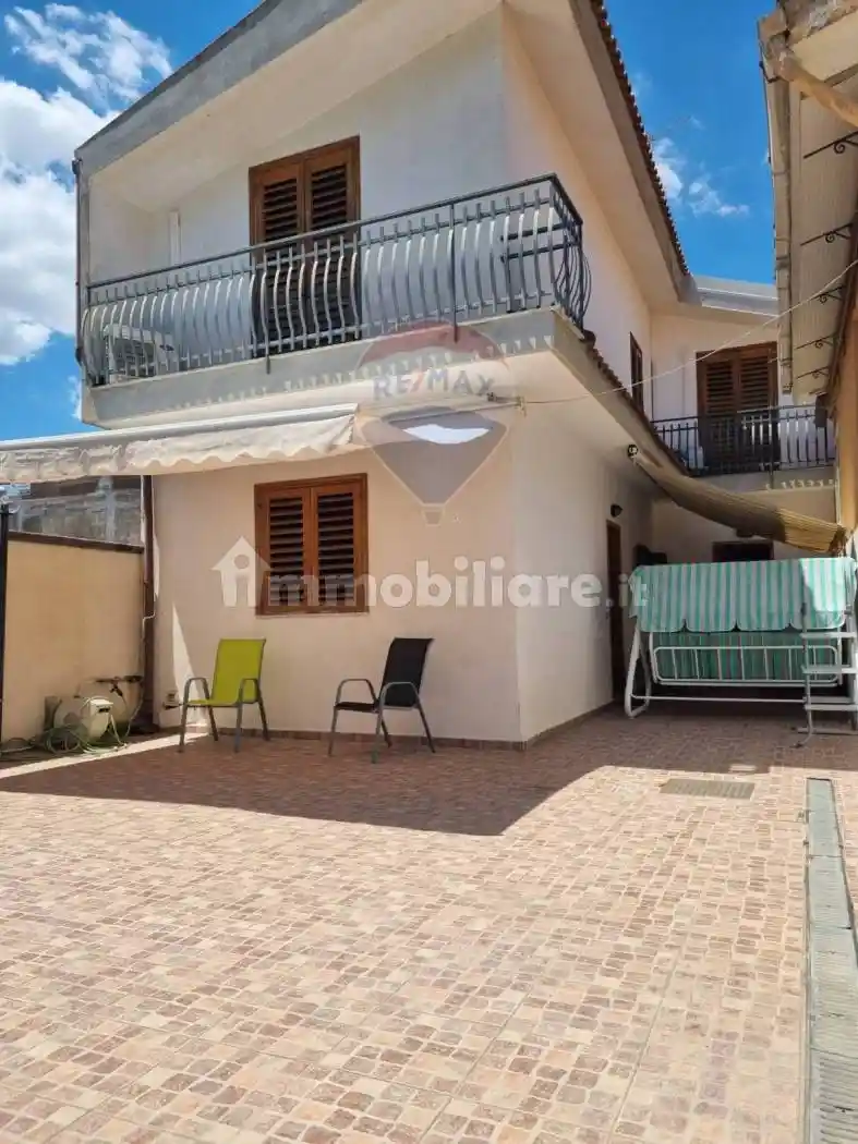 Terratetto unifamiliare via pinzuto 16, Villaggio Paradiso, Catania - foto 2