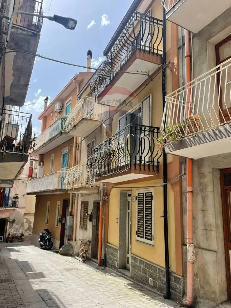 Casa indipendente in vendita a Francavilla di Sicilia