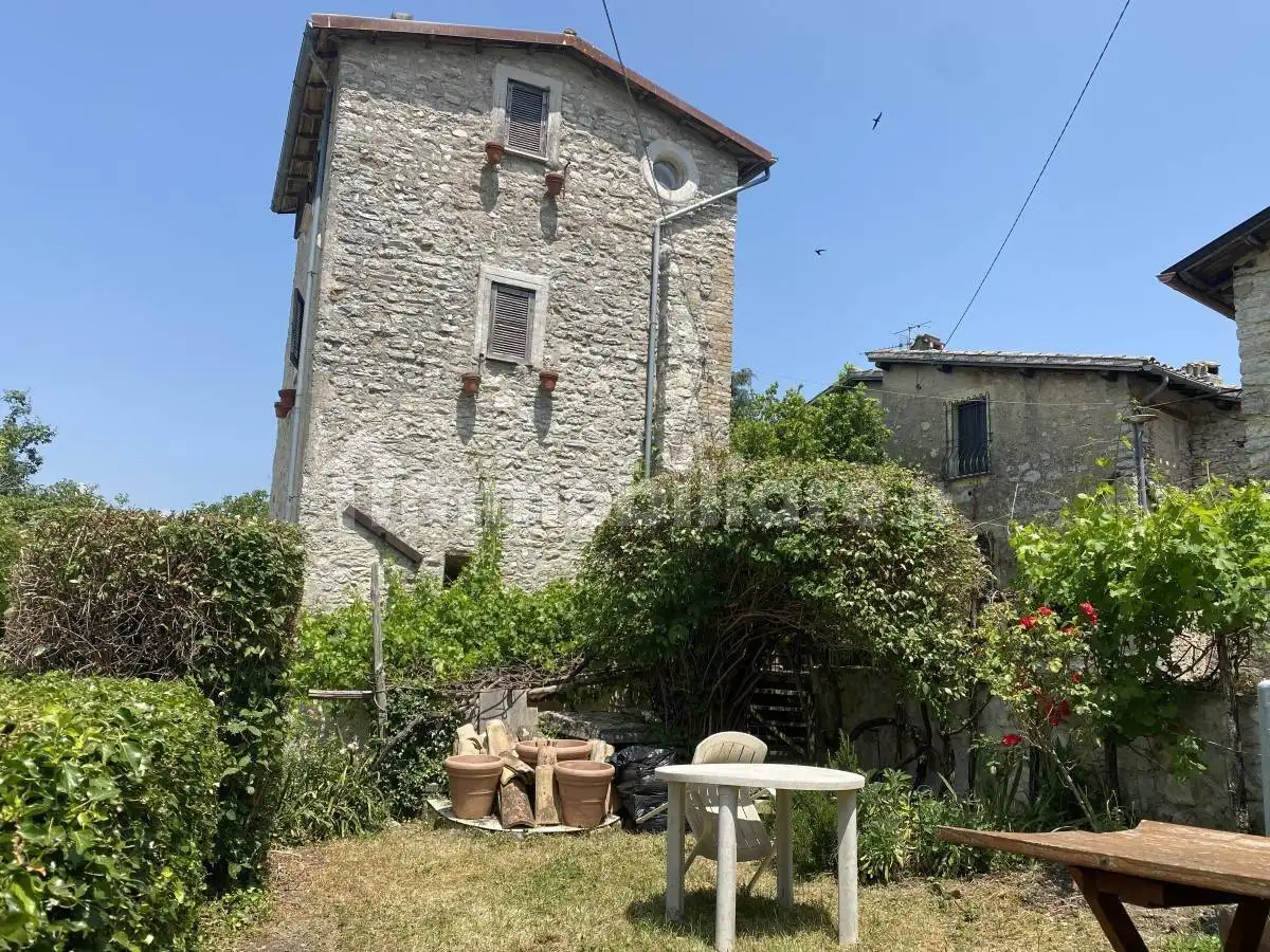 Casa indipendente in vendita a Spoleto