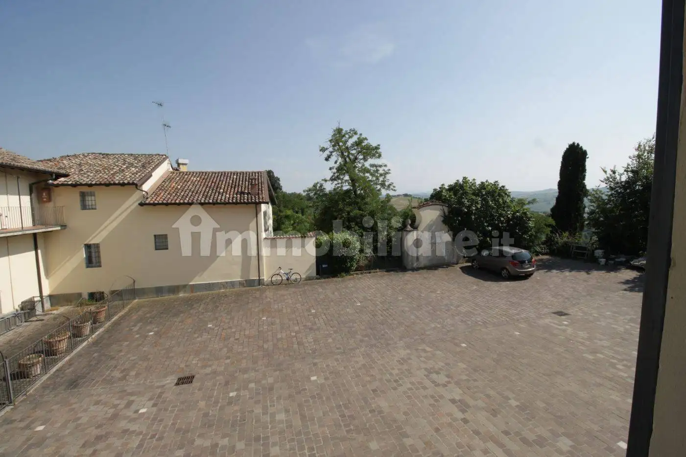 Appartamento in vendita a Castana