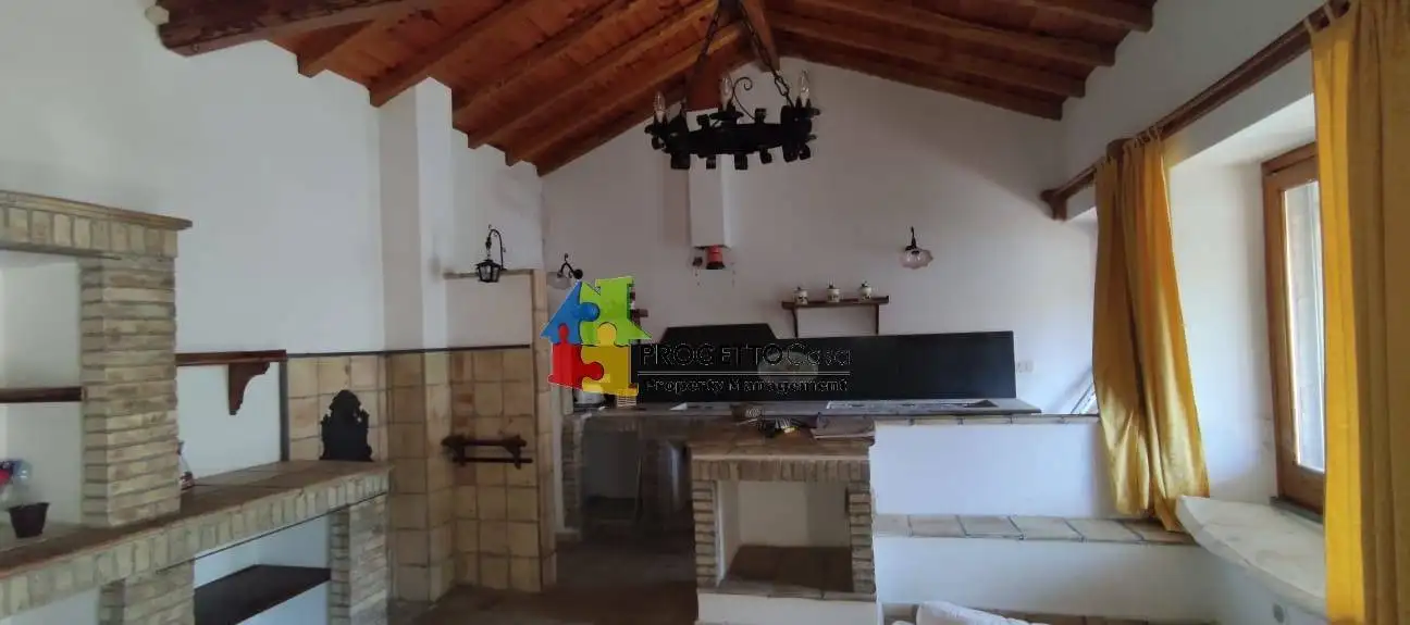 Casa indipendente in vendita a Motta Camastra