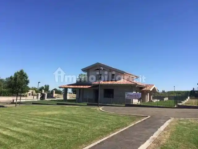 Villa in vendita a Castelvetro di Modena