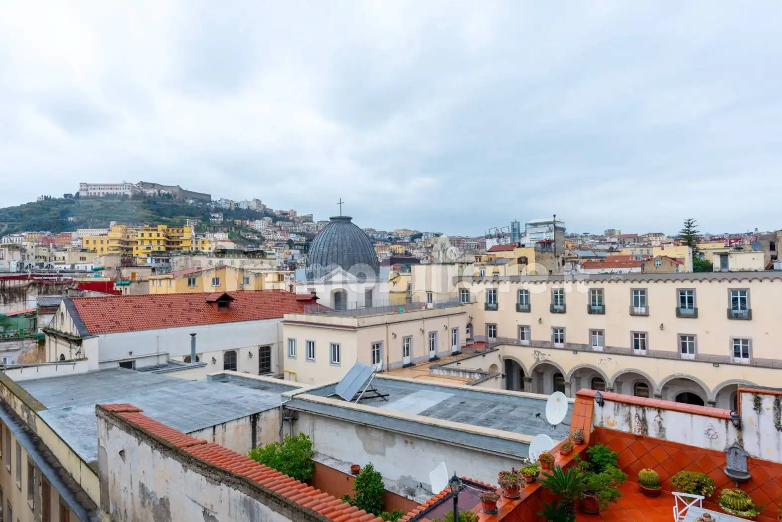 Appartamento in vendita a Napoli
