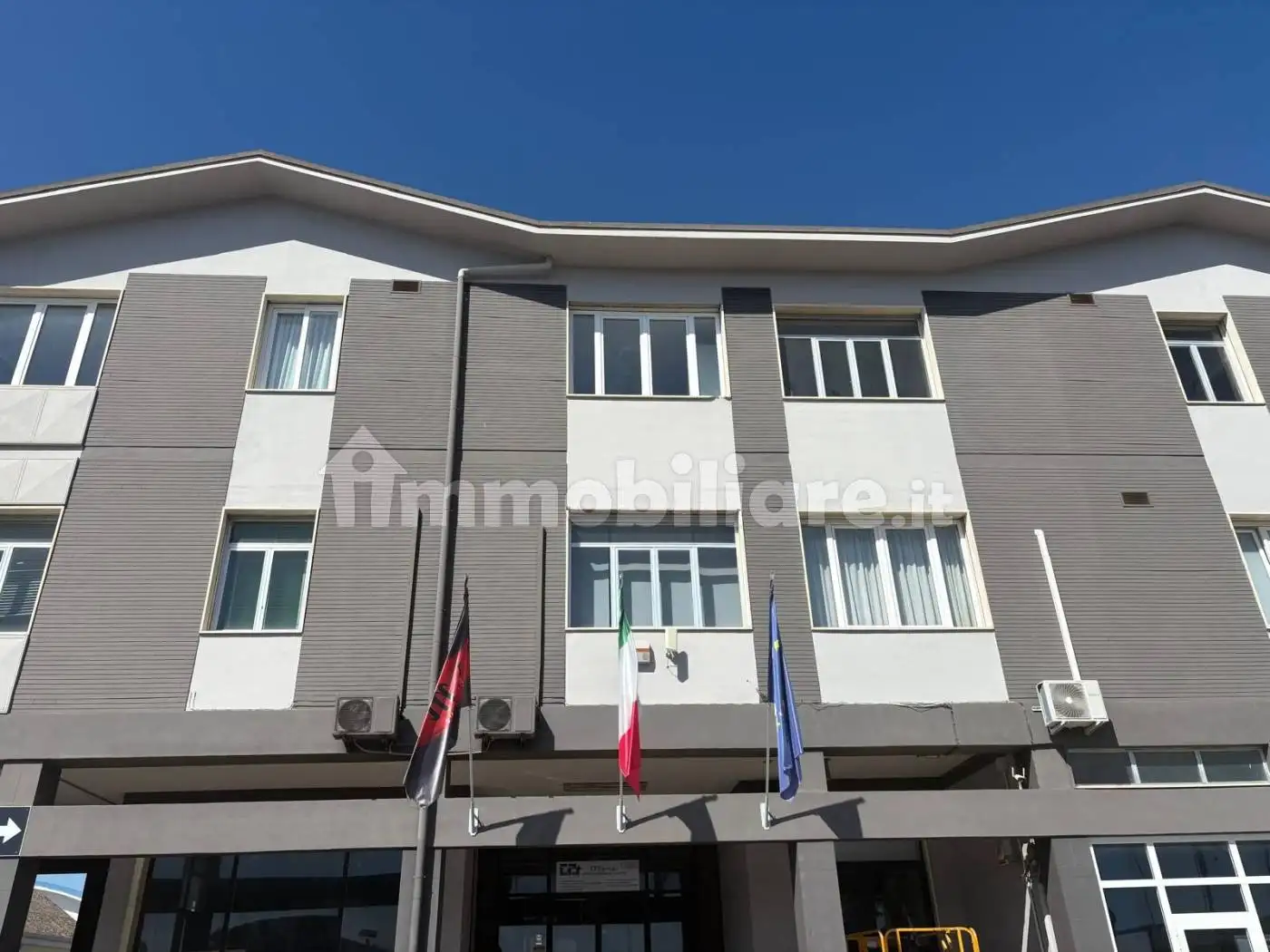 Palazzo - Edificio in vendita a Aprilia