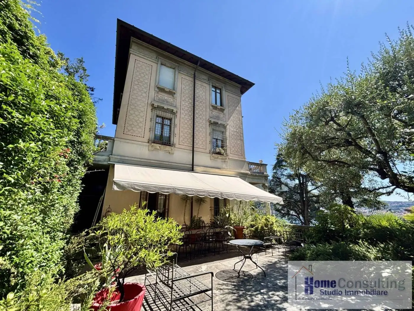 Villa in vendita a Como