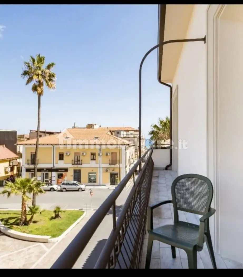 Palazzo - Edificio in vendita a Bovalino