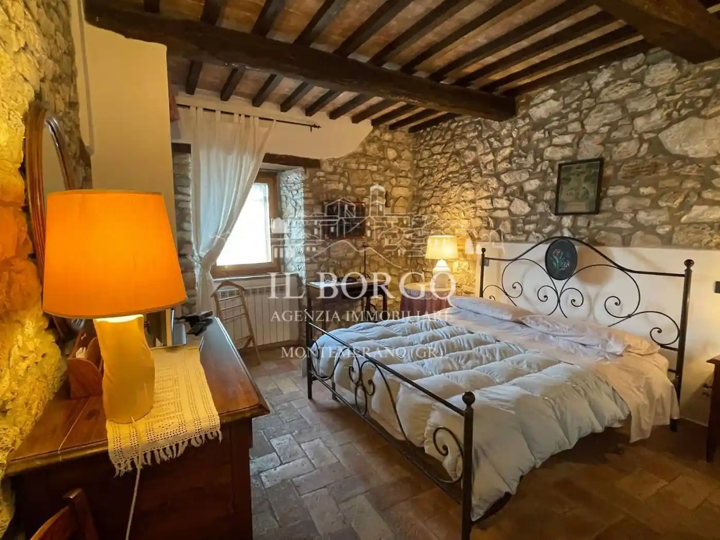 Casa indipendente in vendita a Semproniano