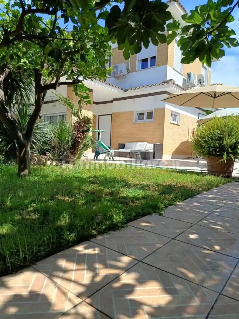Villa in affitto a Terracina