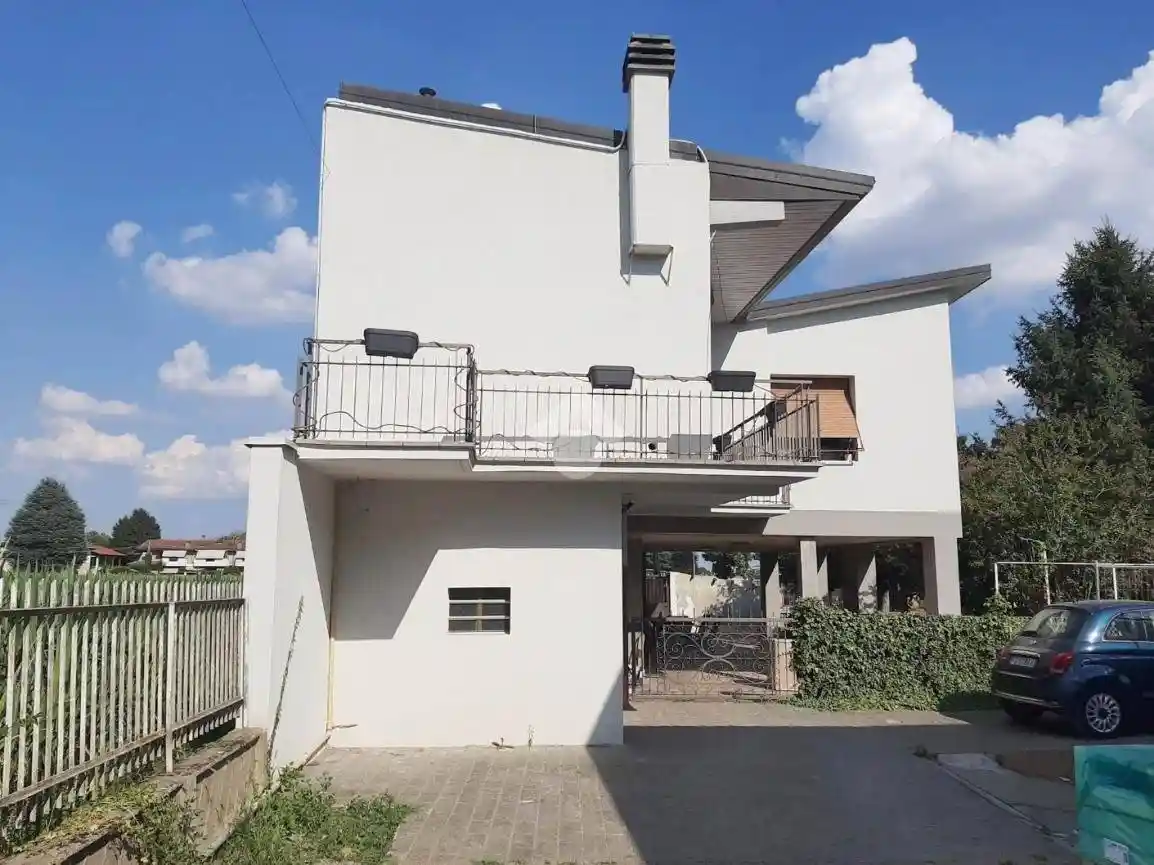 Villa in vendita a Turate