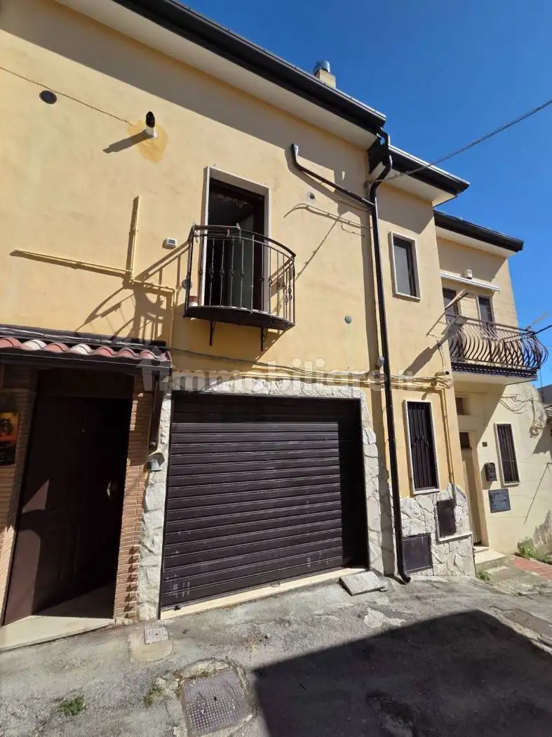 Appartamento in vendita a Rocchetta Sant'Antonio