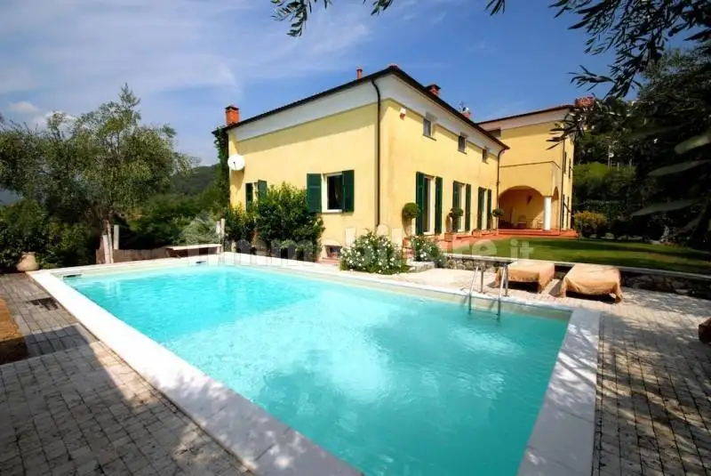 Villa in vendita a Bolano