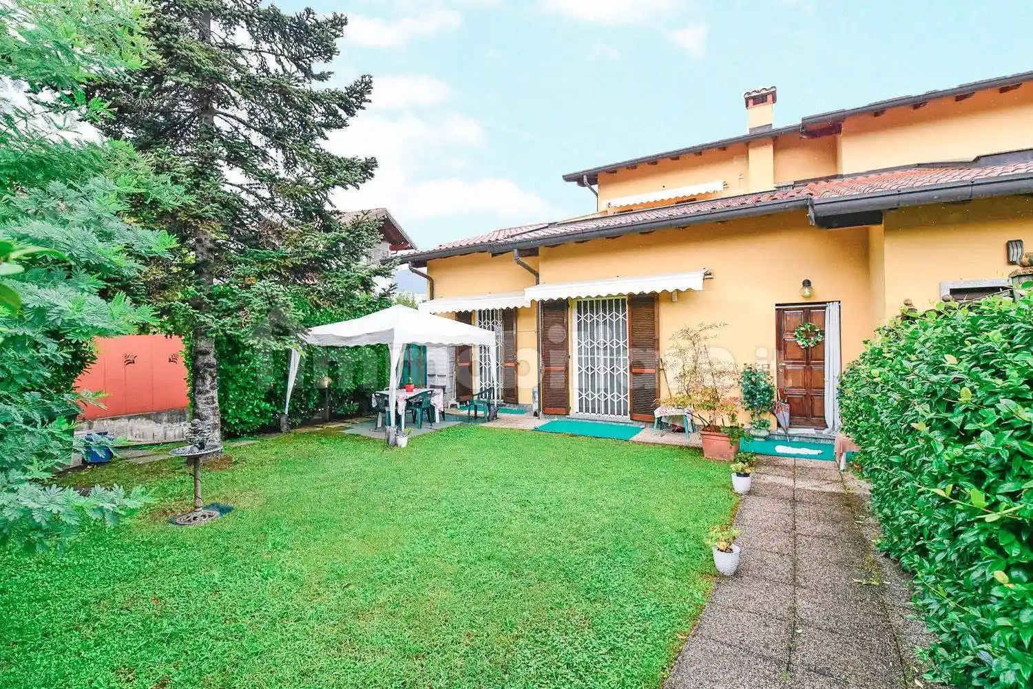 Villa in vendita a Erba