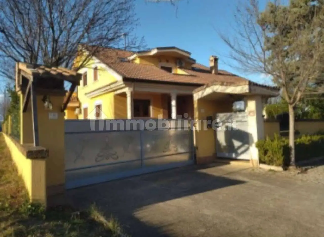 Villa in asta a Nocciano